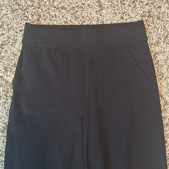 Duluth Trading Co Wide Leg Crop Leggings - Picture 2 of 5